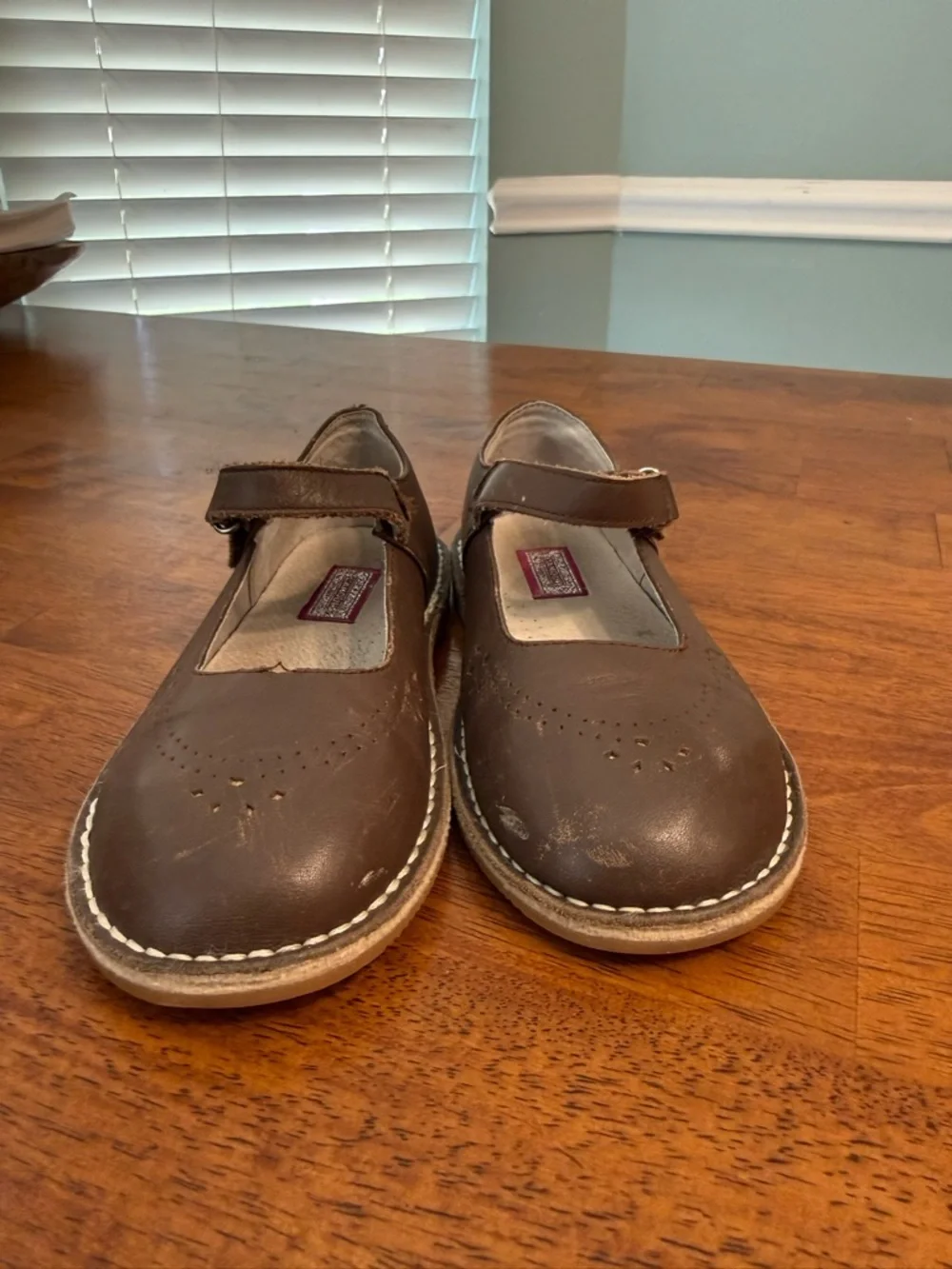 L'Amour Antonia Girls Mary Jane Shoes Brown Leather Perforated School size 1